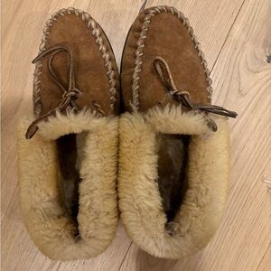 LL BEAN Shearling Moccasins